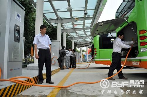 福建建瓯供电公司服务电动公交车运营