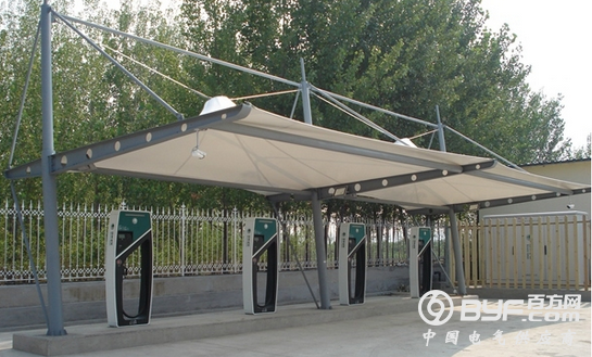 成都市今年新增充电桩3000余个