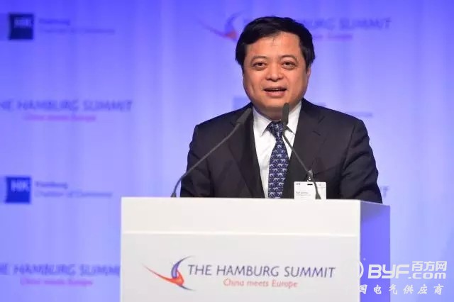 正泰|南存辉与施罗德在“汉堡峰会”同台受奖