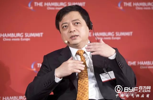 正泰|南存辉与施罗德在“汉堡峰会”同台受奖