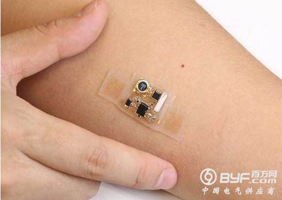 科学家制造贴纸传感器可监测心率和识别语音