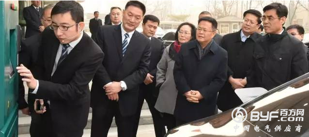 国家能源局副局长郑栅洁：全国公共充电桩较2015年增长118%达10.7万个 进入发展新阶段