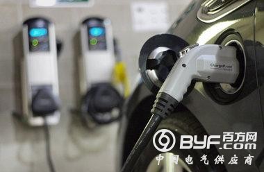 新能源车补贴逐年退坡 工信部长：提以积分制替代