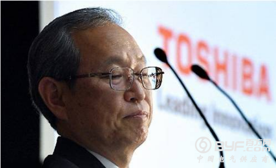 闲事婆美国这边空袭叙空军基地，这边处处插手中国收购外企