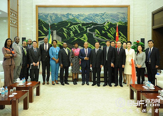 大唐集团董事长陈进行会见圣多美和普林西比总理帕特里&middot;特罗瓦达及夫人​一行