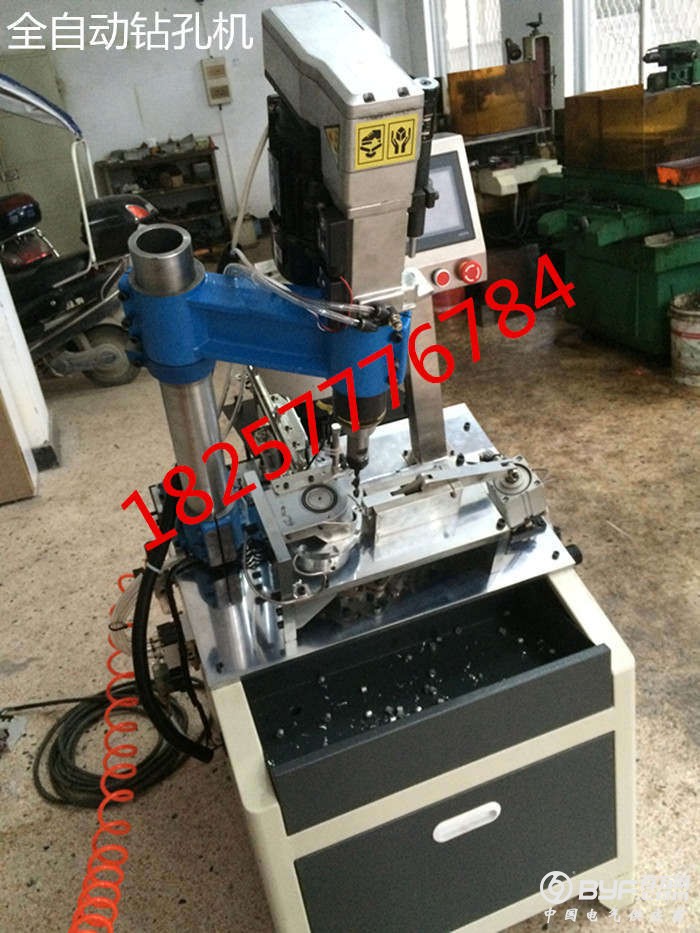 自动铰孔机_副本