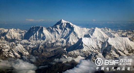 珠峰大本营登山队驻扎区已全部接入国家电网 淘汰发电机