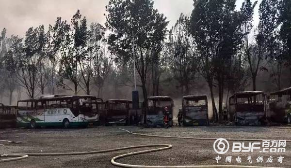 史上最大火灾！北京蟹岛度假村80辆电巴群燃！