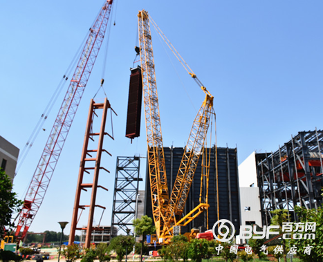 中国能建西北电建承建的洛阳万众工程1号余热锅炉模块开始吊装