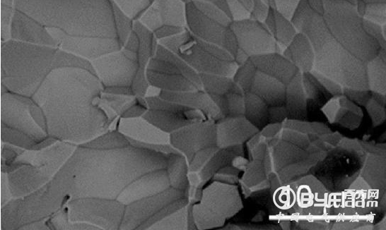 俄罗斯科学家研制出特殊材料 永久电池不是梦