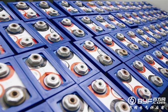 锂电池行业热火朝天酝酿变局