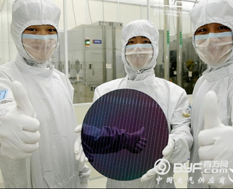 三星砸125亿美元：全球最大半导体工厂投入生产