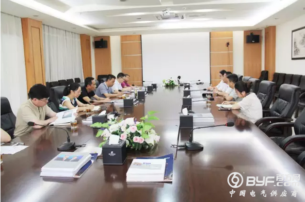 江西省南昌县常委副县长一行视察江西人民输变电公司