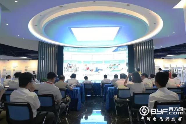 国家工信部苗圩部长一行考察正泰