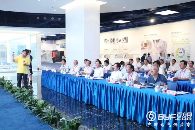 国家工信部苗圩部长一行考察正泰