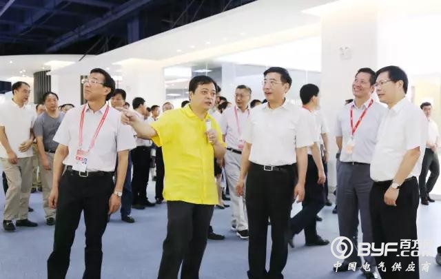 国家工信部苗圩部长一行考察正泰