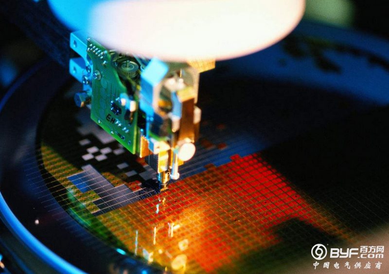 到10纳米工艺，半导体特殊气体纯度比其他材料高1000倍以上