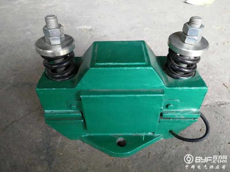 CZ250电磁仓壁振动器22