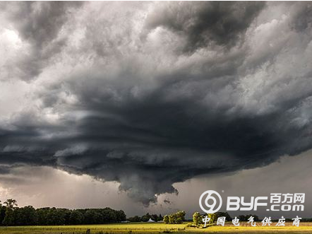 巨型化工厂遭暴风&ldquo;蹂躏&rdquo; 德州警告其&ldquo;可能爆炸&rdquo;