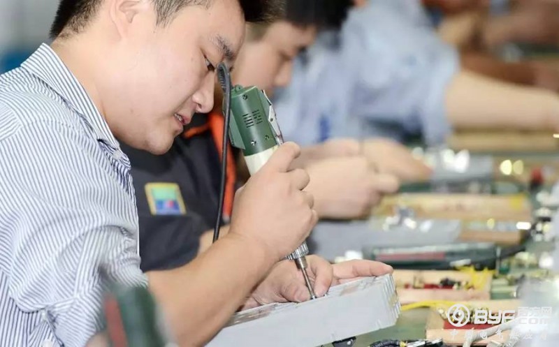 人民电器：赛技能群英争先 比质量当仁不让