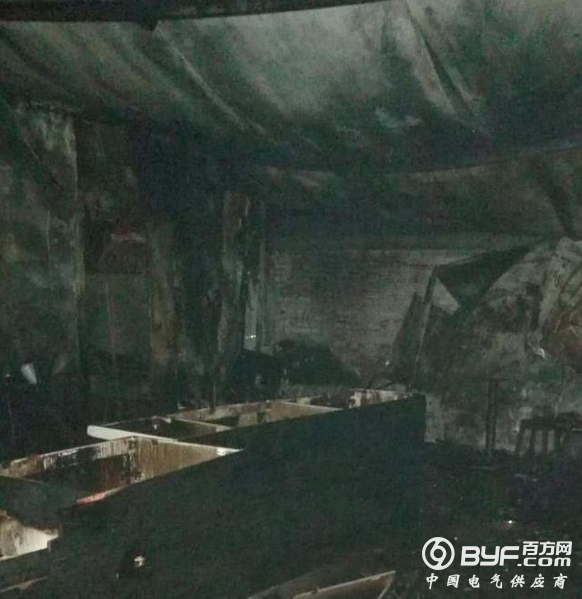 河北：变压器深夜起火 多家饭店遭殃