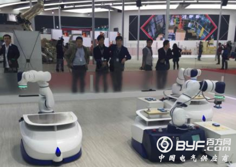 机器人与AI“相恋” 人与机器共存时代将来临?
