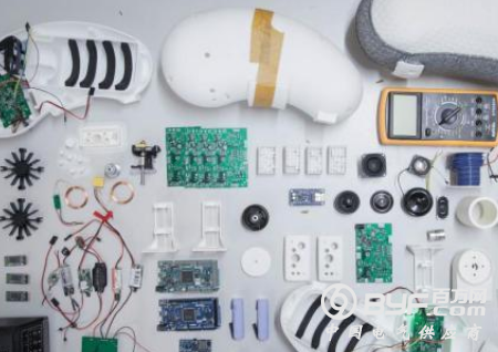 荷兰公司开发促进睡眠智能机器人枕头 售价530美元