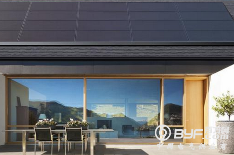 特斯拉宣布太阳能屋顶上个月已经开始生产