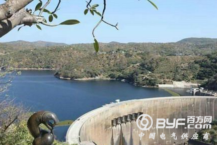 中国电建承建中企在津巴布韦最大水电项目首机发电