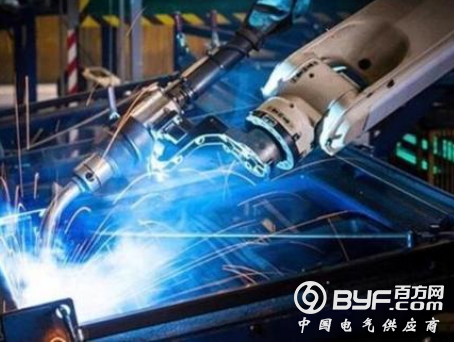 富士康投身AI要裁员？No！让机器人干危险的活