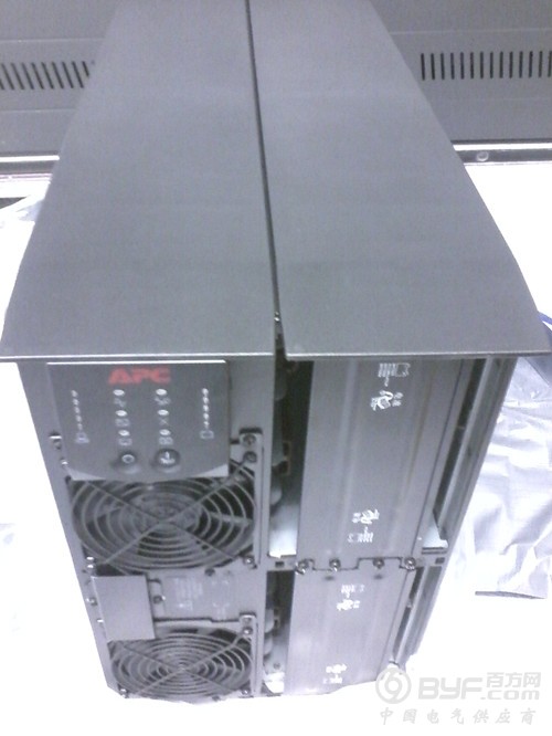 APC SURT8000UXICH（2017）
