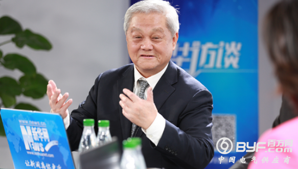 屈贤明：应对新形势要重视智能制造