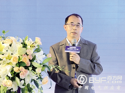 刘士林：发展智慧城市应蹄疾步稳