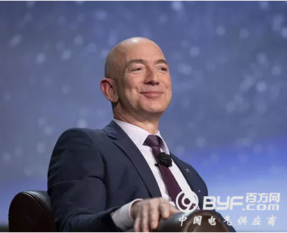 贝佐斯身家增至1355亿美元 是马斯克身家的7倍多