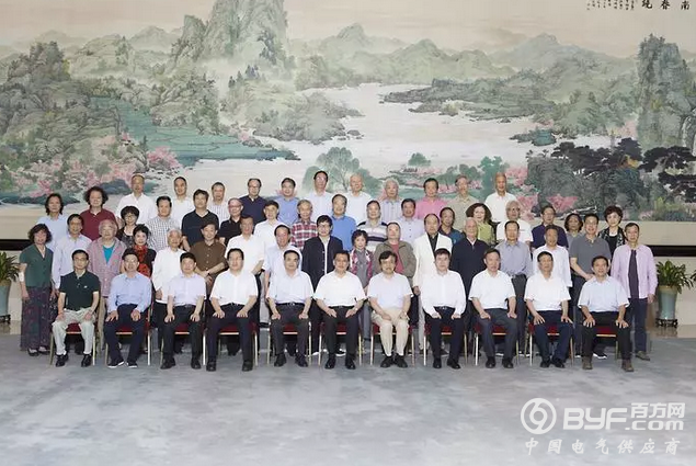 袁家军：聚焦高质量竞争力现代化 聚力建真言谋良策出实招