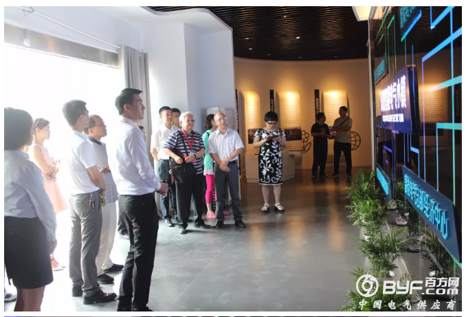 台湾乐清乡亲考察团莅临中国电工电器城参观考察，找寻合作商机！