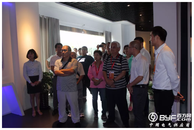 台湾乐清乡亲考察团莅临中国电工电器城参观考察，找寻合作商机！