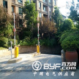 广东深圳厂家直销停车场道闸 八角直杆新款电动遥控栅栏道闸