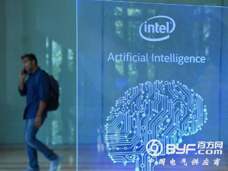 英特尔 CEO 突然离职,曾经的芯片巨头转型艰难
