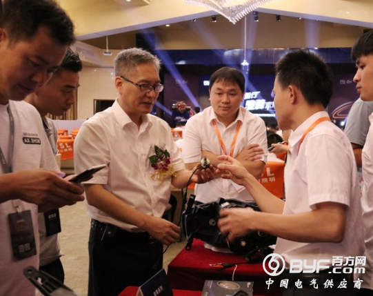 佛山照明双管齐下 加速版图扩张