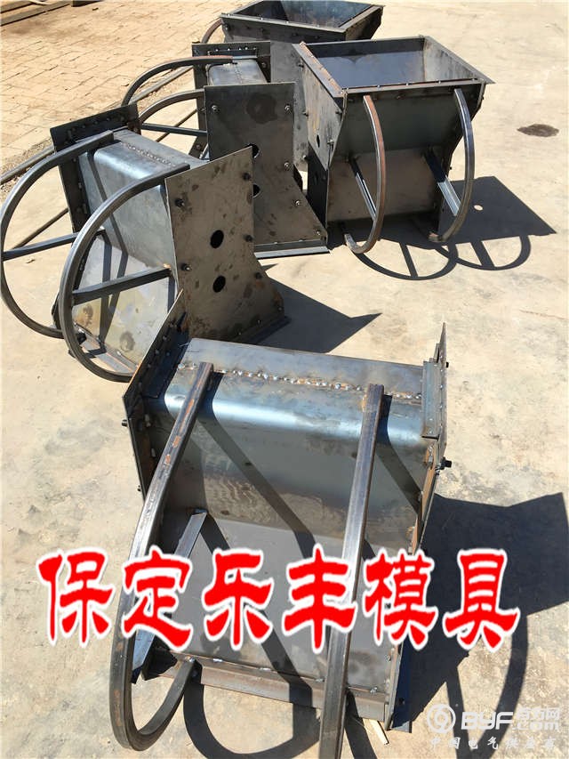 隔离墩模具23