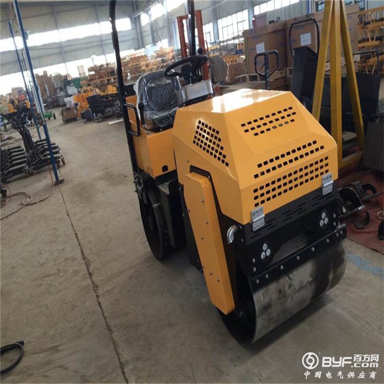 2吨全液压座驾式振动压路机