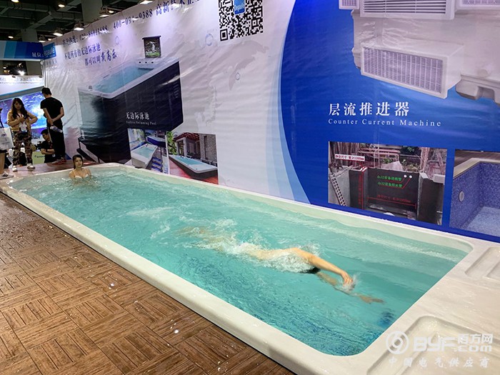 无边际泳池