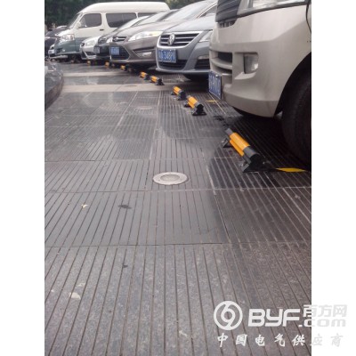 钢管车轮定位器停车位挡车器阻车栏杆U型M型挡车杆异型停车桩图4