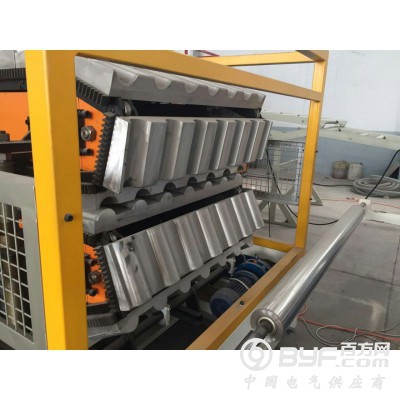 供应青岛pvc合成树脂瓦生产线|仿古琉璃瓦设备图3